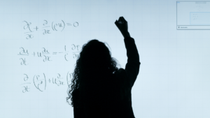 为她们喝彩——ASU在线项目女性推进STEM（科学、技术、工程和数学）教育